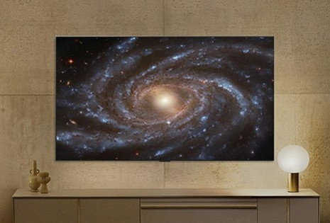 Plynulý přechod z TV na umělecká díla