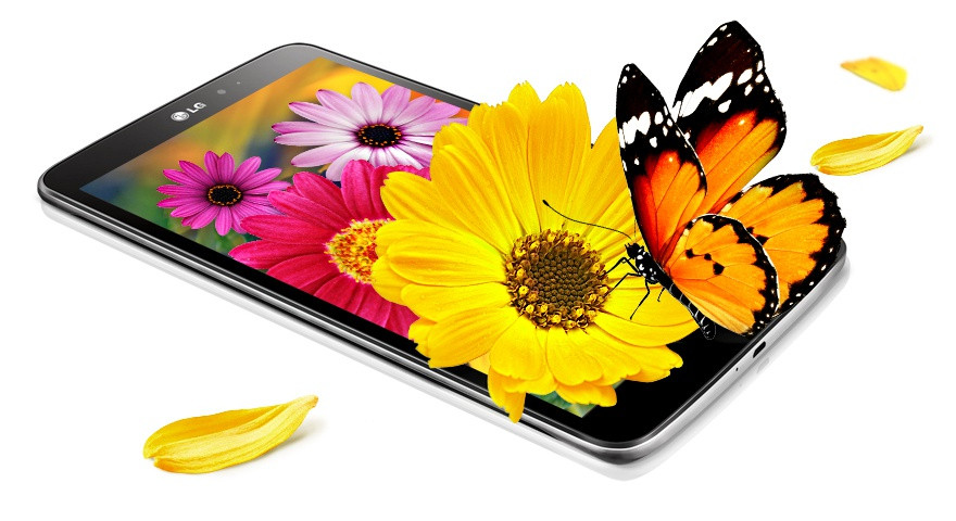 8,3" full HD IPS displej