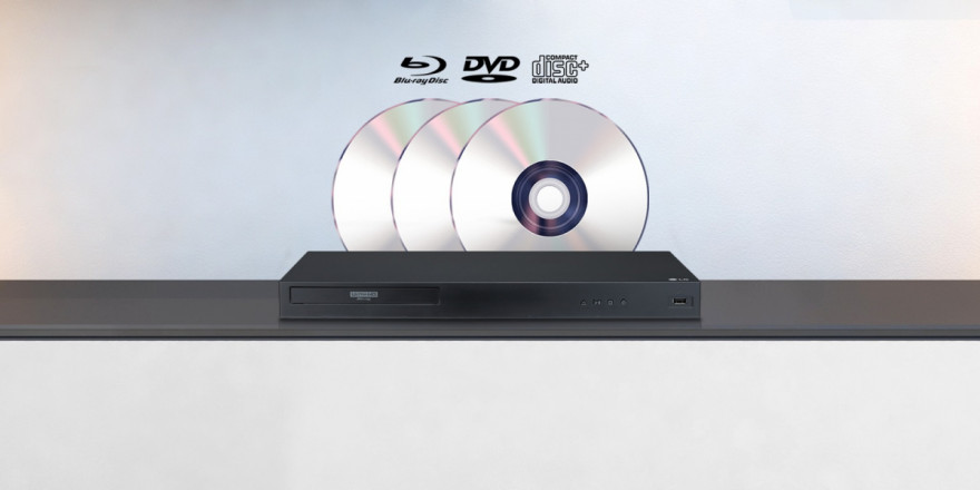 Přehrávání disků Blu-ray / DVD / CD