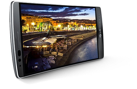 5,5” FULL HD P-OLED displej, zcela Vás pohltí