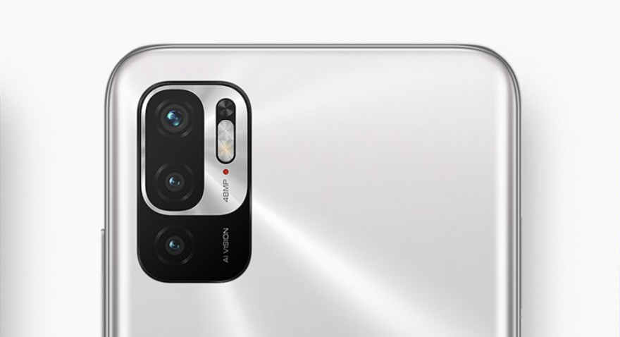 Trojitý zadní fotoaparát pro nekonečnou kreativitu