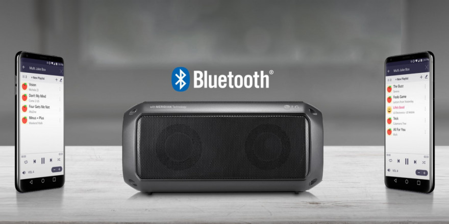 Párování několika zařízení přes Bluetooth.